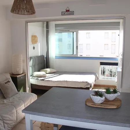 Les Pieds Dans L'eau Au Cap D'agde