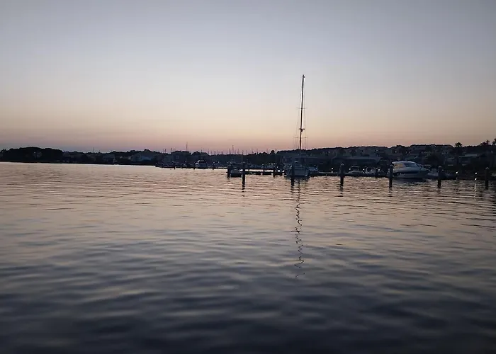 Les Pieds Dans L'eau Au Cap D'agde Appartement *
